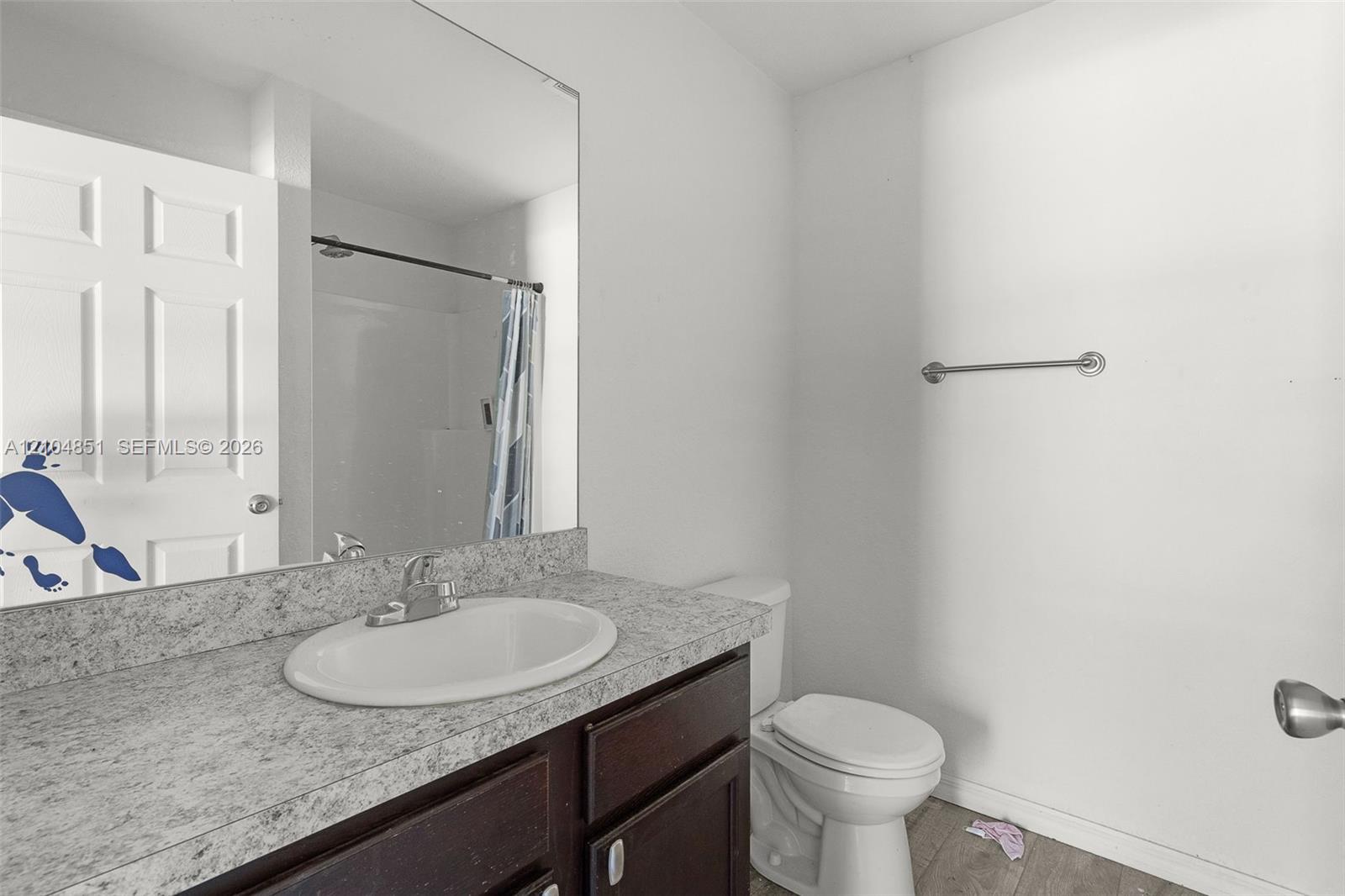 41 3 / 2  sq. ft. $ 2026-10-12 0 foto
