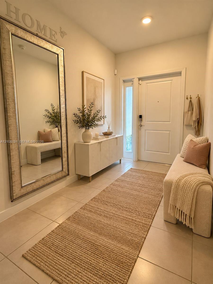 249 3 / 3 1376 sq. ft. $ 2026-10-12 0 foto
