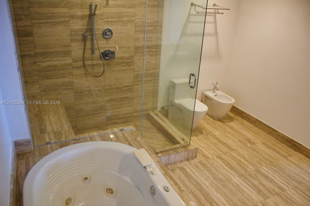 2803 3 / 3 1962 sq. ft. $ 2026-10-12 0 Photo