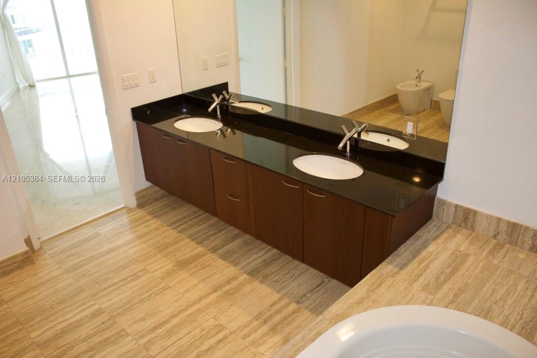 2803 3 / 3 1962 sq. ft. $ 2026-10-12 0 Photo
