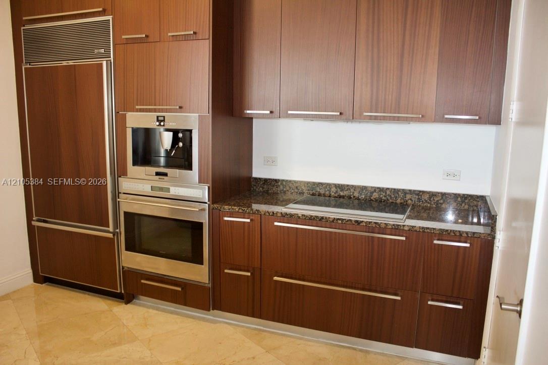 2803 3 / 3 1962 sq. ft. $ 2026-10-12 0 Photo