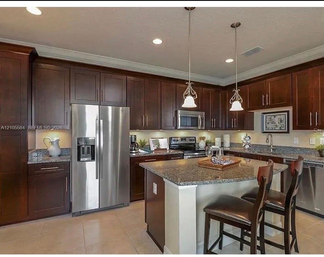 Ver detalles 10197 2 / 3 sq. ft. $ 2026-10-21 0 foto