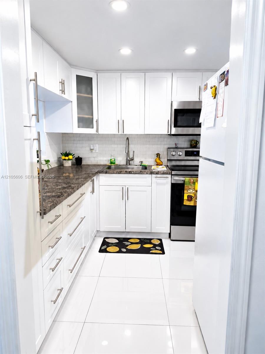 205 1 / 1 672 sq. ft. $ 2026-10-13 0 Photo
