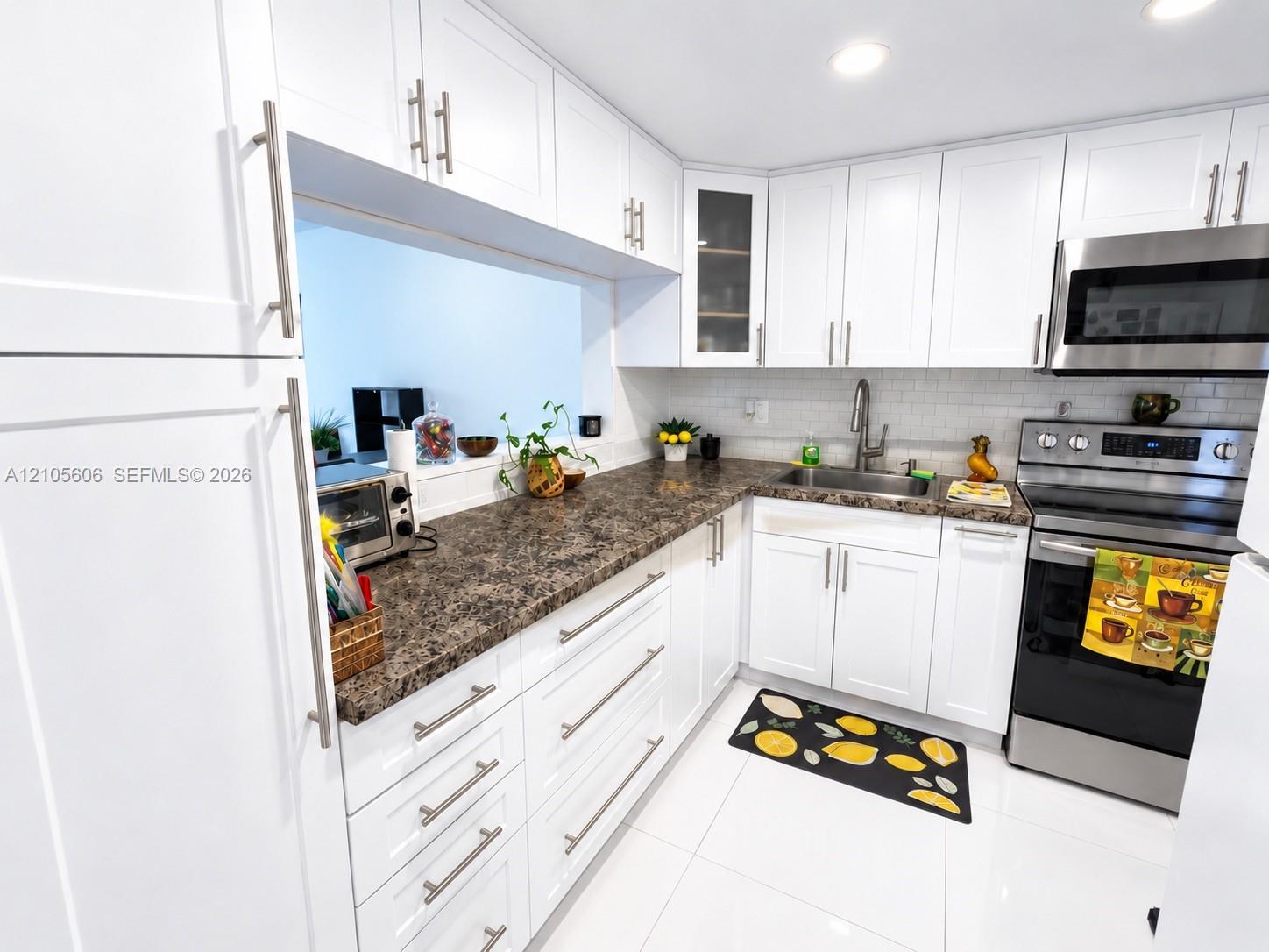 205 1 / 1 672 sq. ft. $ 2026-10-13 0 Photo