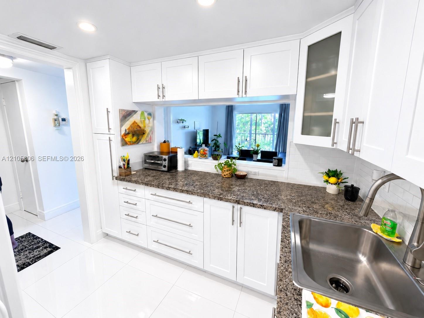 205 1 / 1 672 sq. ft. $ 2026-10-13 0 Photo