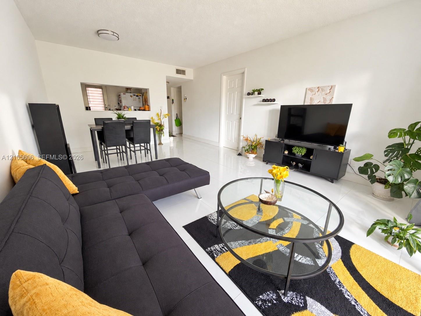 205 1 / 1 672 sq. ft. $ 2026-10-13 0 Photo