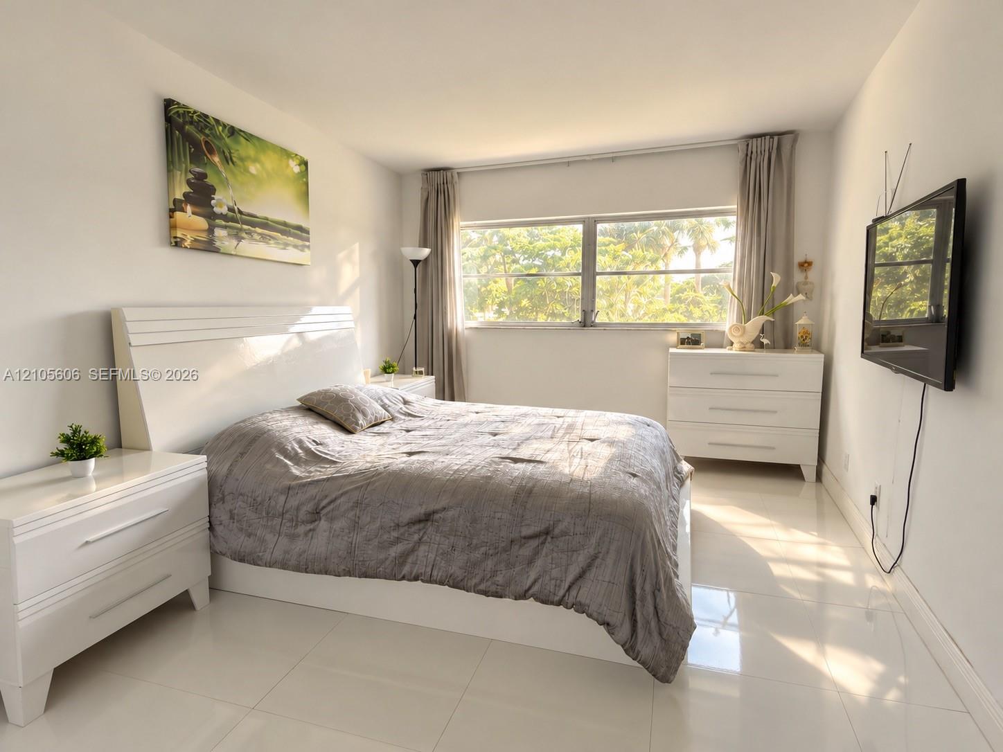 205 1 / 1 672 sq. ft. $ 2026-10-13 0 Photo