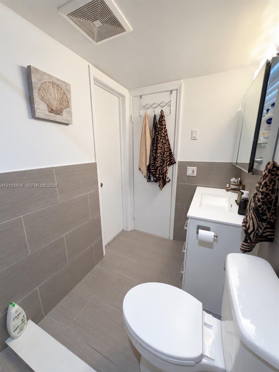 205 1 / 1 672 sq. ft. $ 2026-10-13 0 Photo