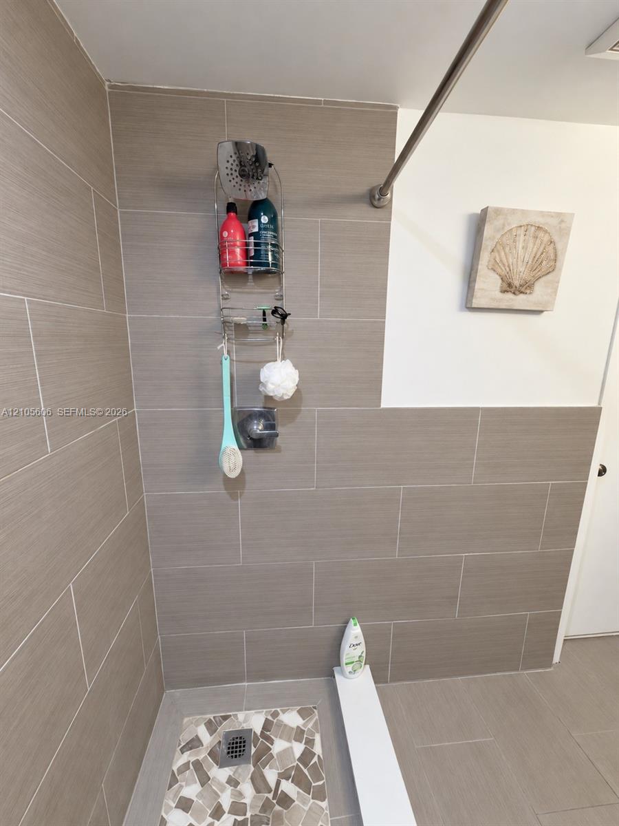 205 1 / 1 672 sq. ft. $ 2026-10-13 0 Photo
