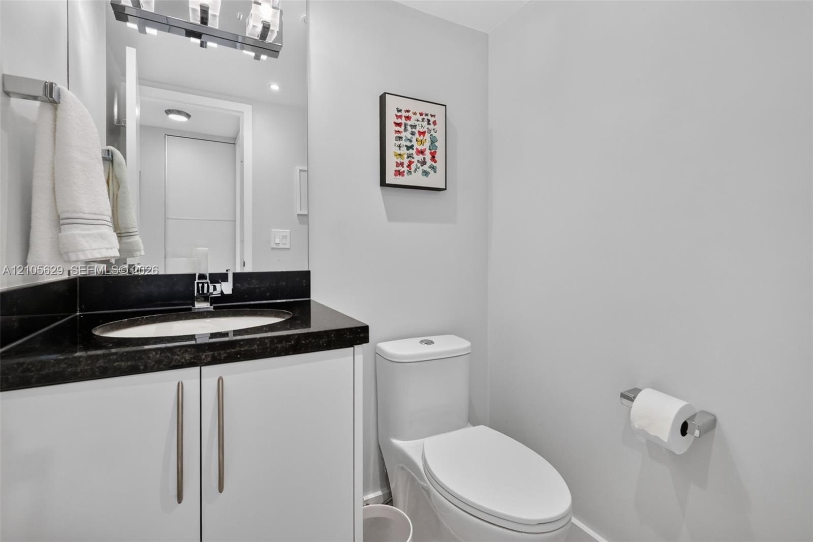 Ver detalles 710 1 / 2 991 sq. ft. $ 2026-10-13 0 foto