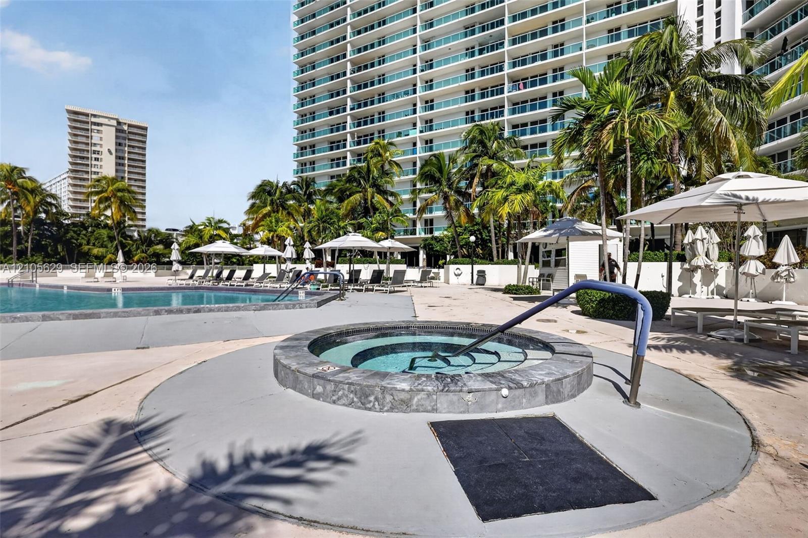 Ver detalles 710 1 / 2 991 sq. ft. $ 2026-10-13 0 foto