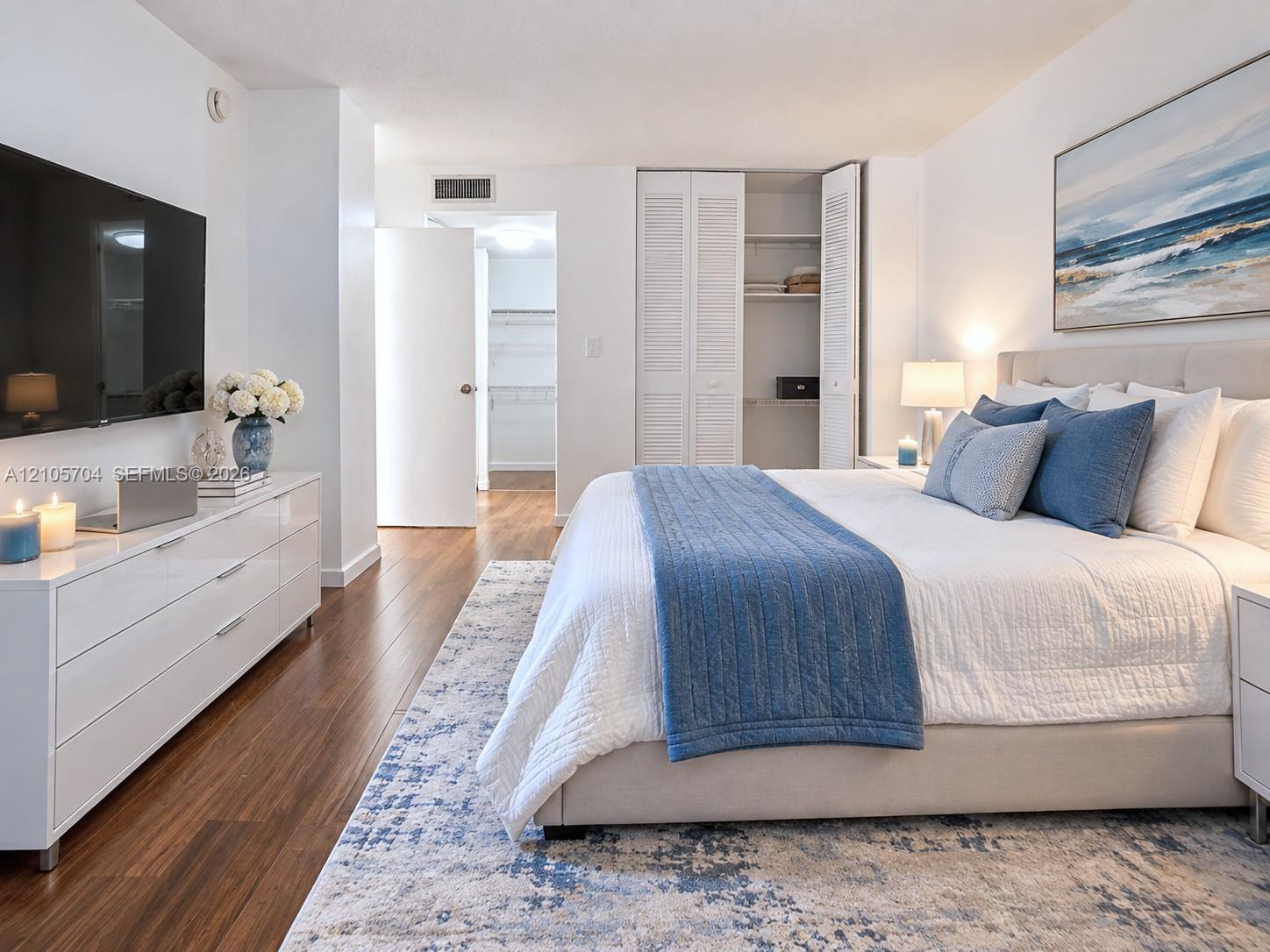 See details 212 2 / 2 1087 sq. ft. $ 2026-10-13 0 Photo