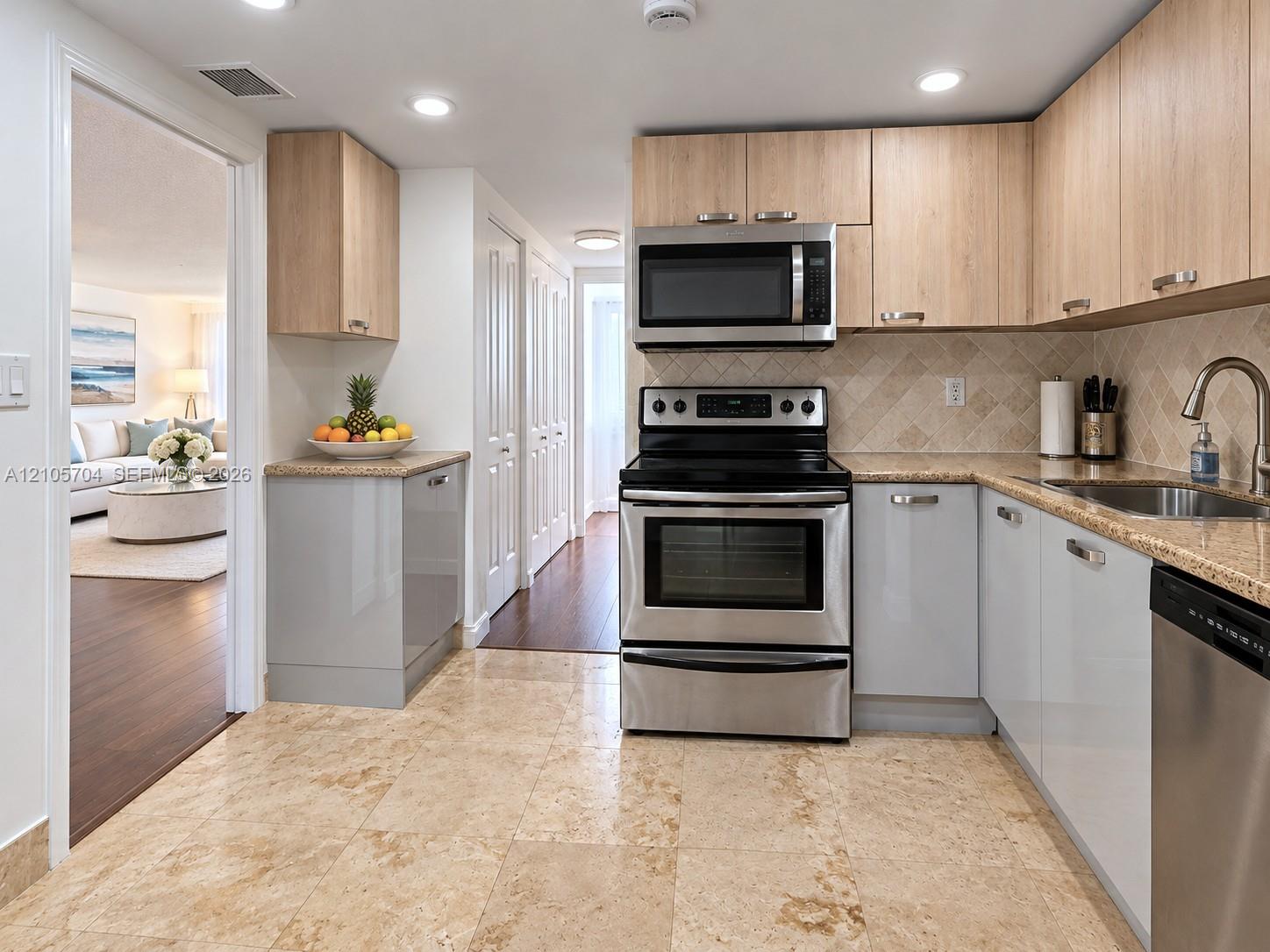 See details 212 2 / 2 1087 sq. ft. $ 2026-10-13 0 Photo