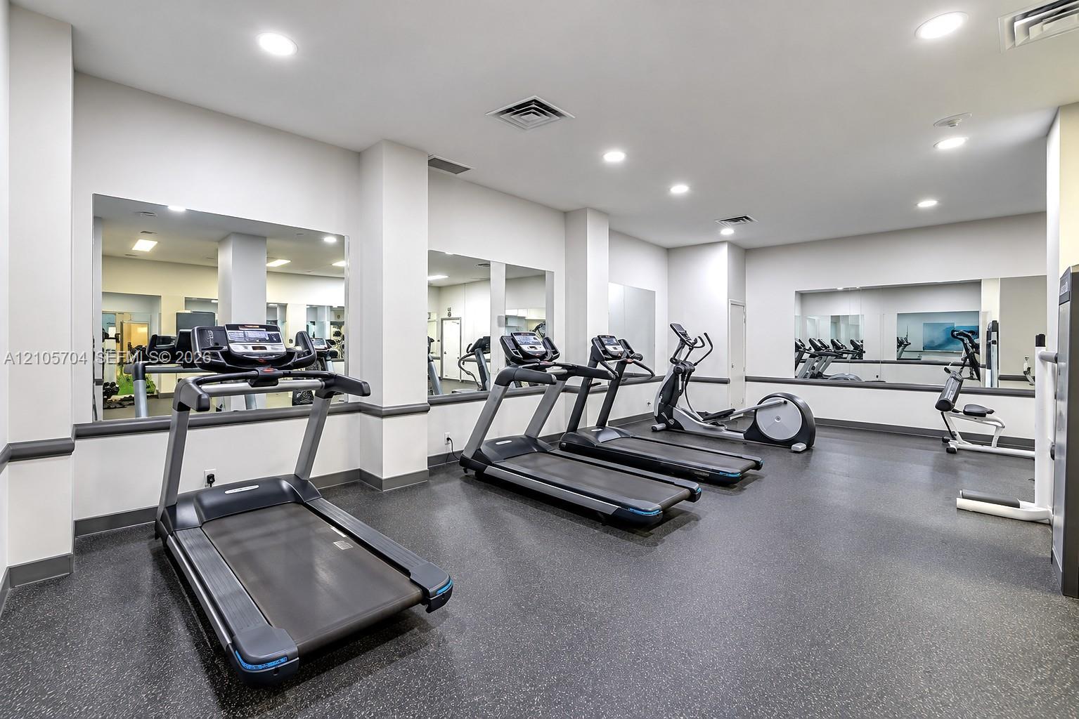 See details 212 2 / 2 1087 sq. ft. $ 2026-10-13 0 Photo