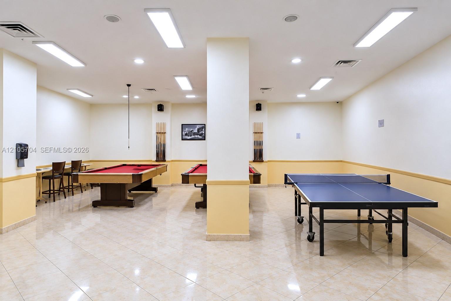 See details 212 2 / 2 1087 sq. ft. $ 2026-10-13 0 Photo
