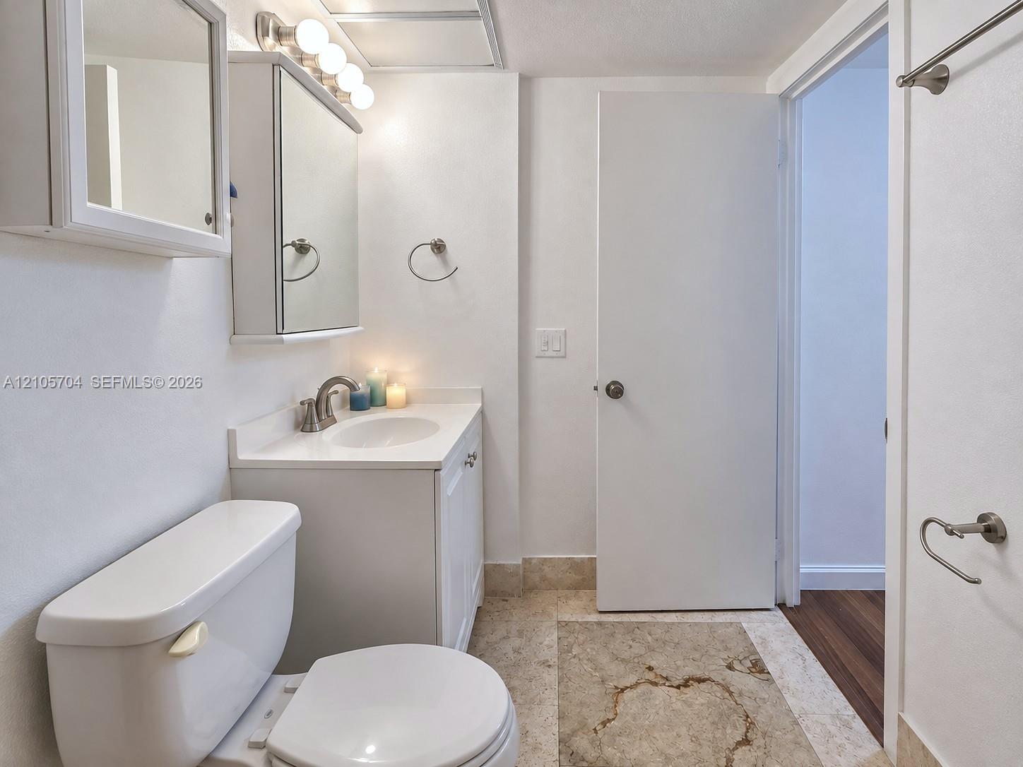 See details 212 2 / 2 1087 sq. ft. $ 2026-10-13 0 Photo