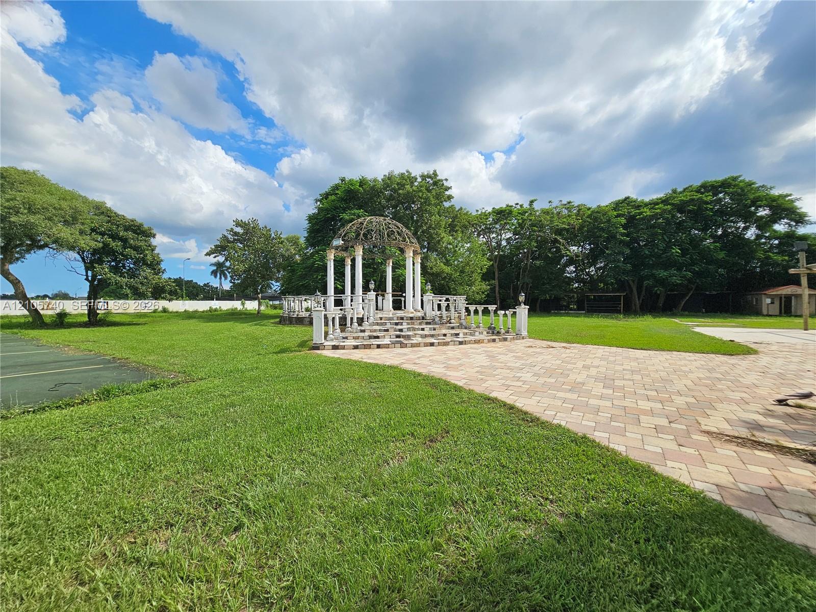 Ver detalles / sq. ft. $ 2026-10-13 0 foto