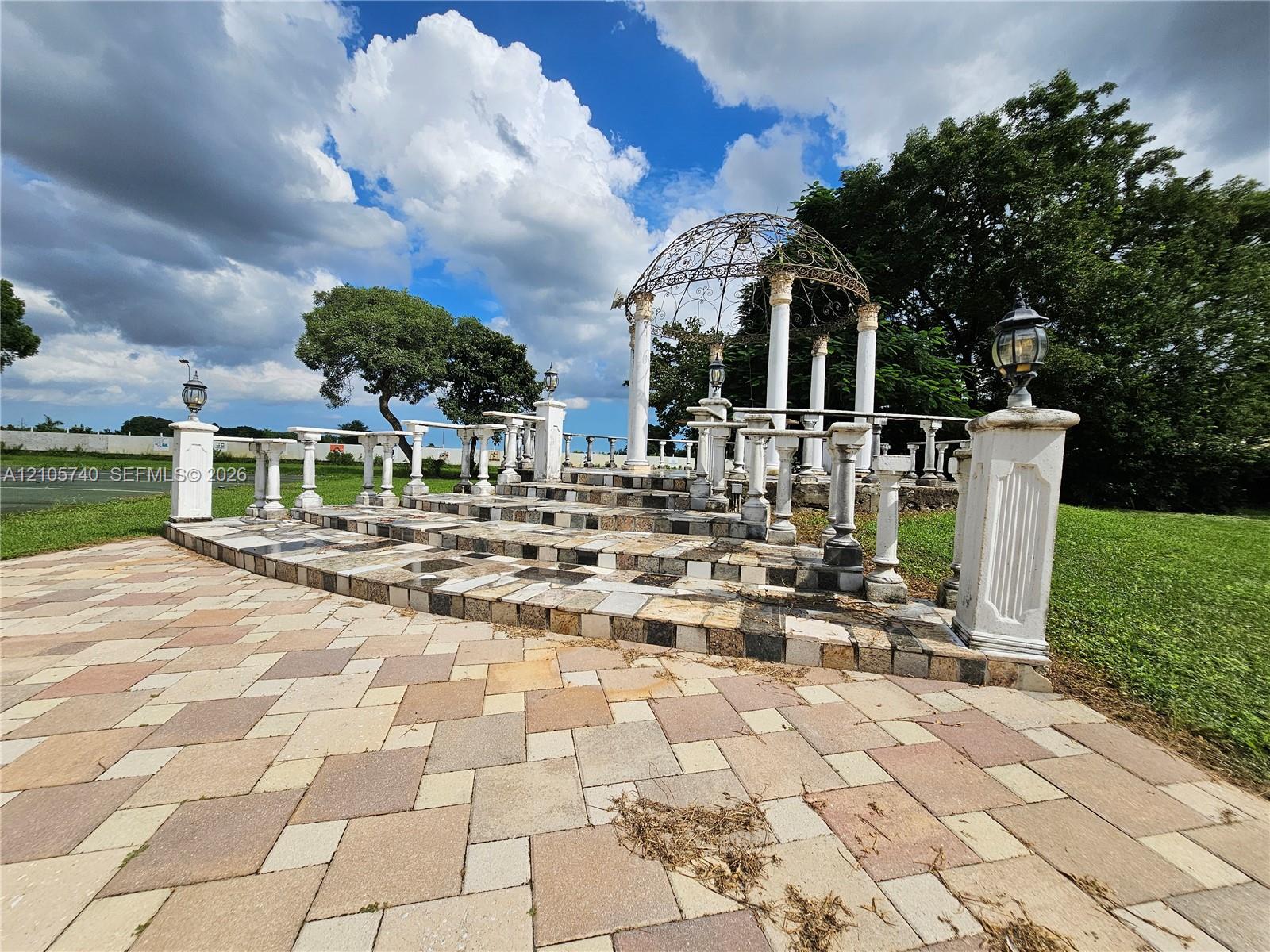 Ver detalles / sq. ft. $ 2026-10-13 0 foto