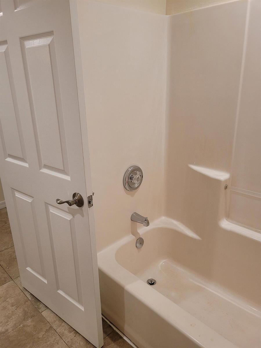 Ver detalles A+B / 0 2378 sq. ft. $ 2026-10-14 0 foto