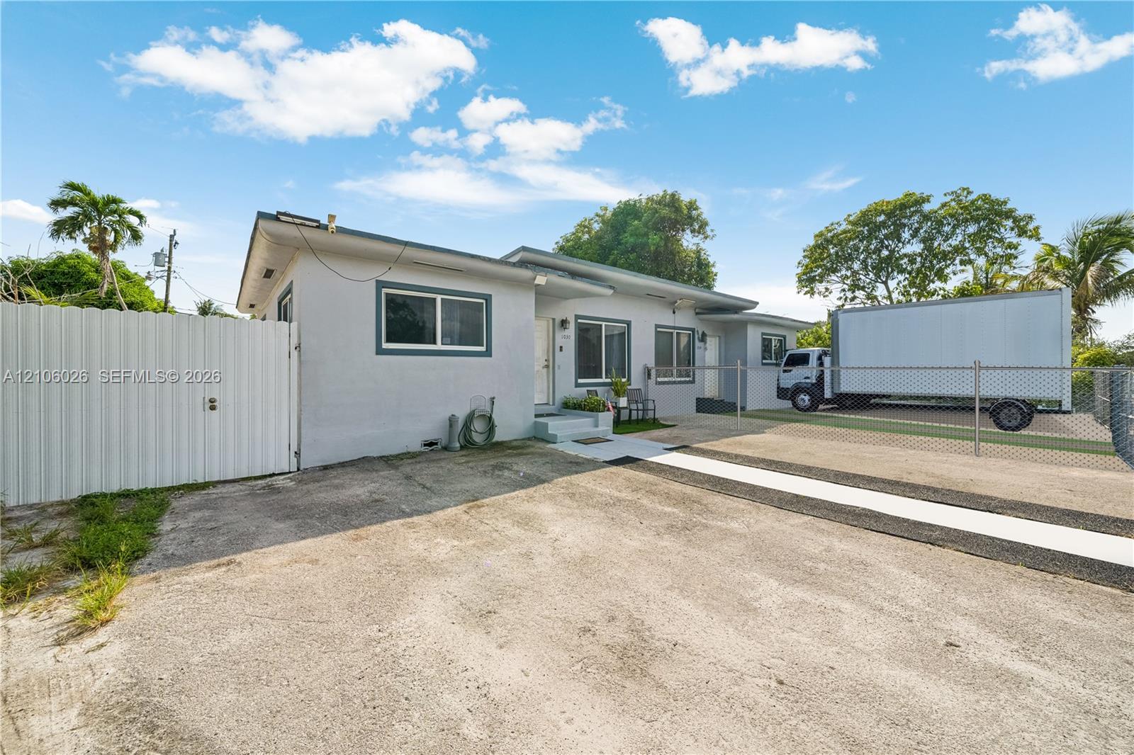   /  1728 sq. ft. $ 2026-10-13 0 foto