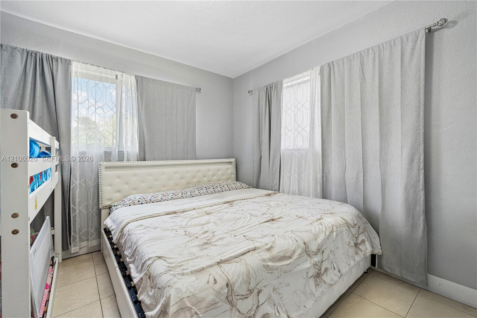   /  1728 sq. ft. $ 2026-10-13 0 foto