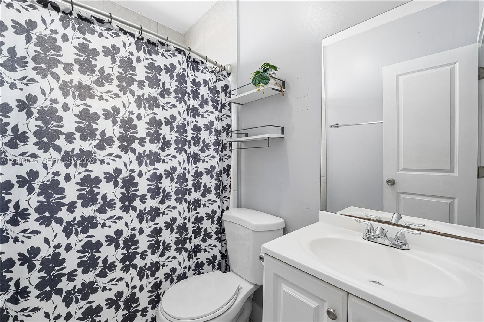   /  1728 sq. ft. $ 2026-10-13 0 foto
