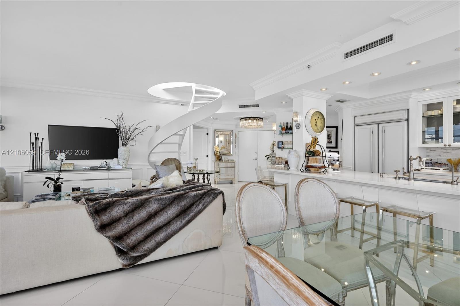 Ver detalles PH9 3 / 3 1880 sq. ft. $ 2026-10-13 0 foto