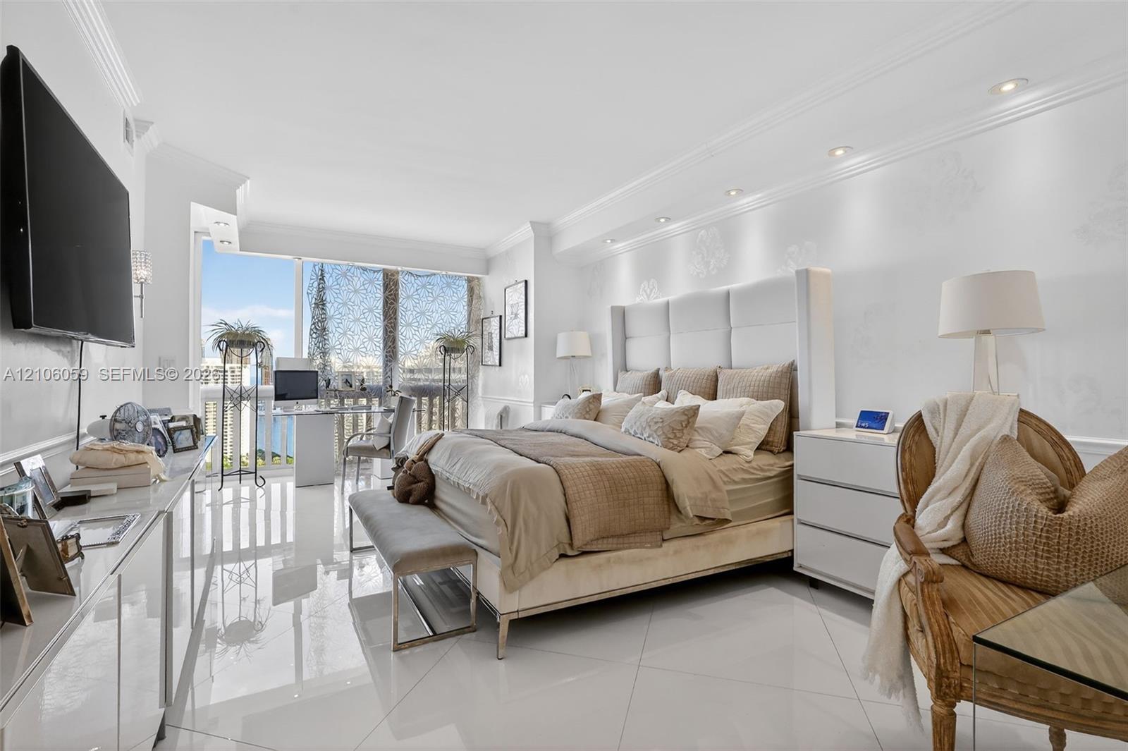 Ver detalles PH9 3 / 3 1880 sq. ft. $ 2026-10-13 0 foto