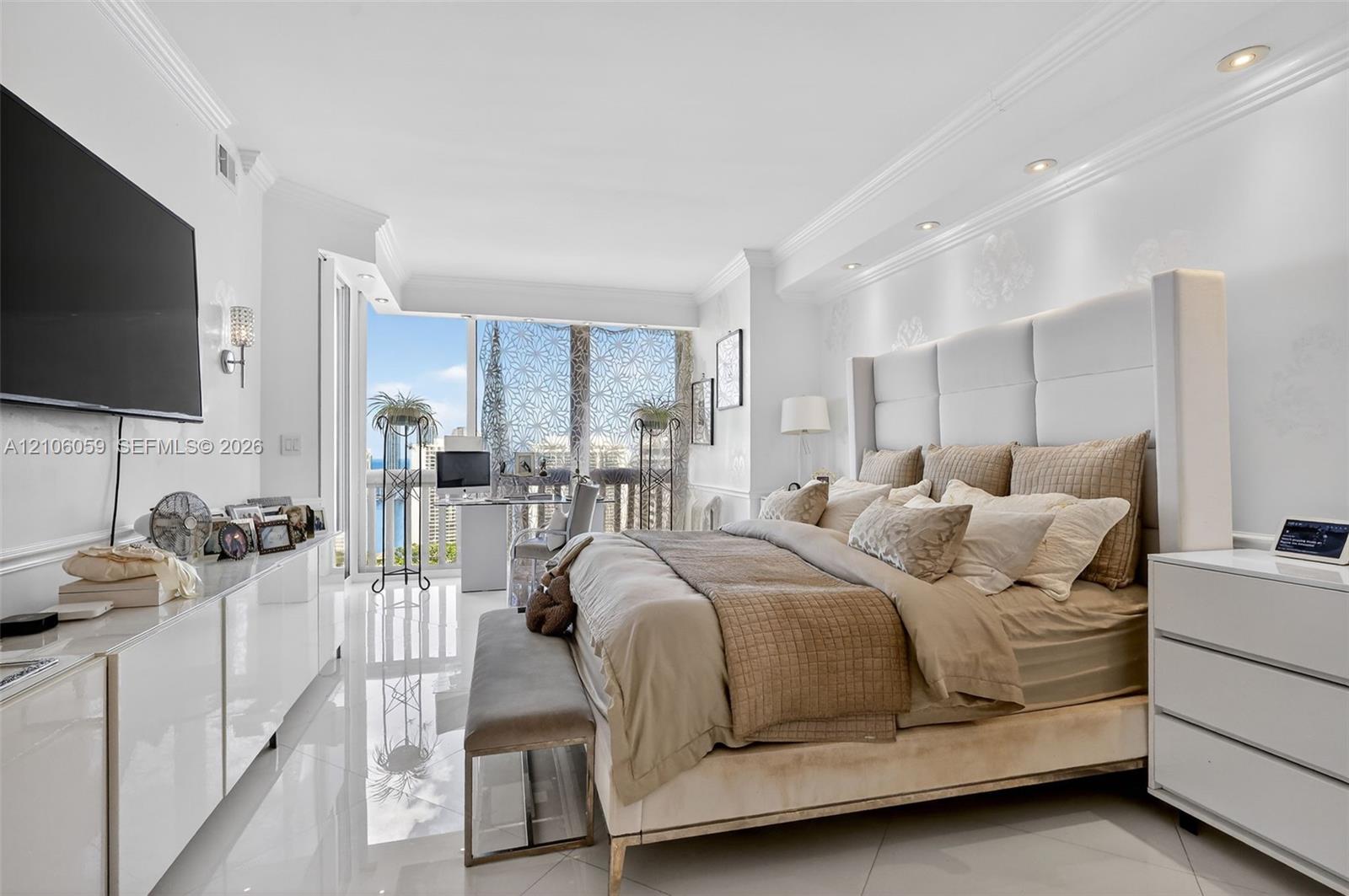Ver detalles PH9 3 / 3 1880 sq. ft. $ 2026-10-13 0 foto