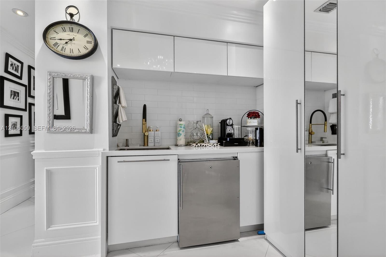 Ver detalles PH9 3 / 3 1880 sq. ft. $ 2026-10-13 0 foto