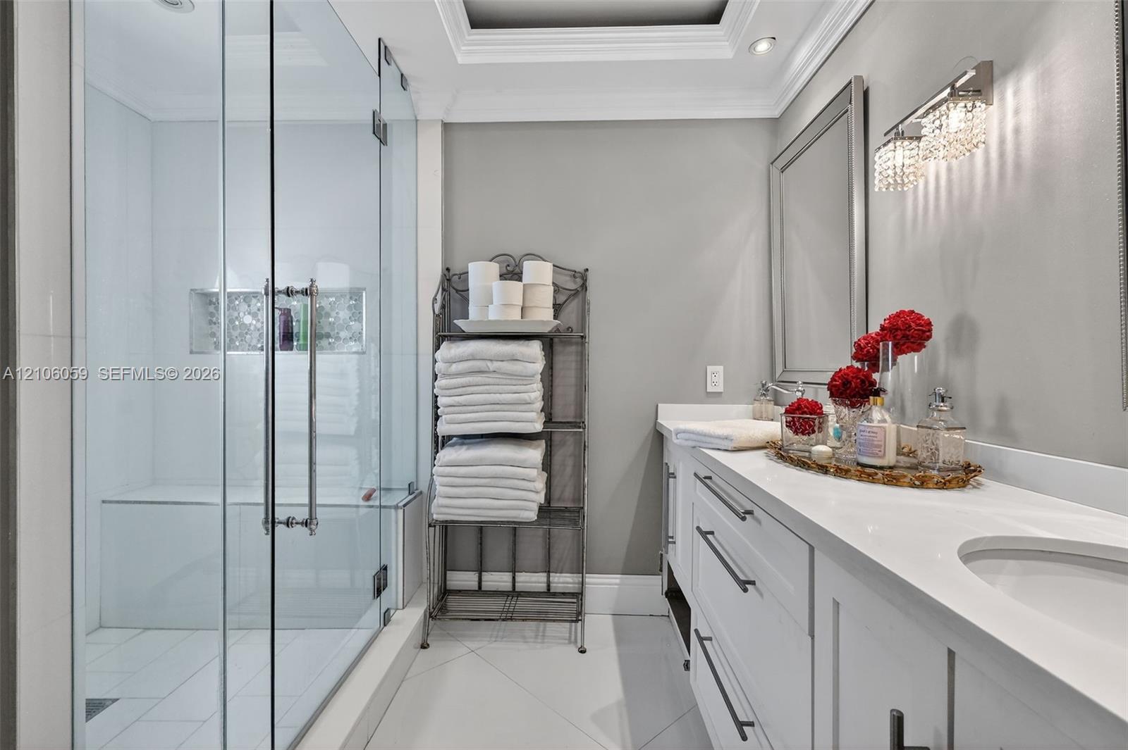 Ver detalles PH9 3 / 3 1880 sq. ft. $ 2026-10-13 0 foto