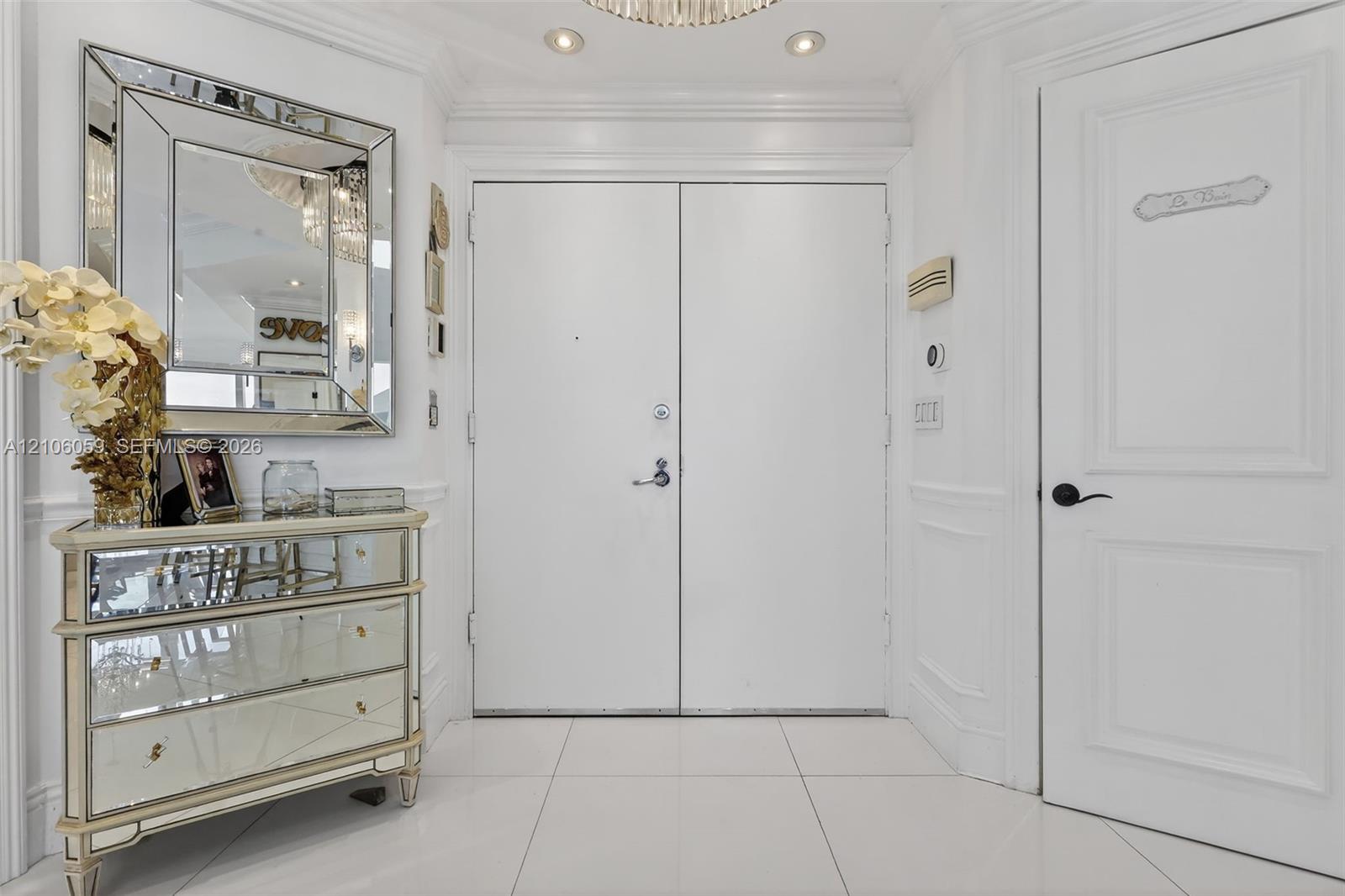 Ver detalles PH9 3 / 3 1880 sq. ft. $ 2026-10-13 0 foto
