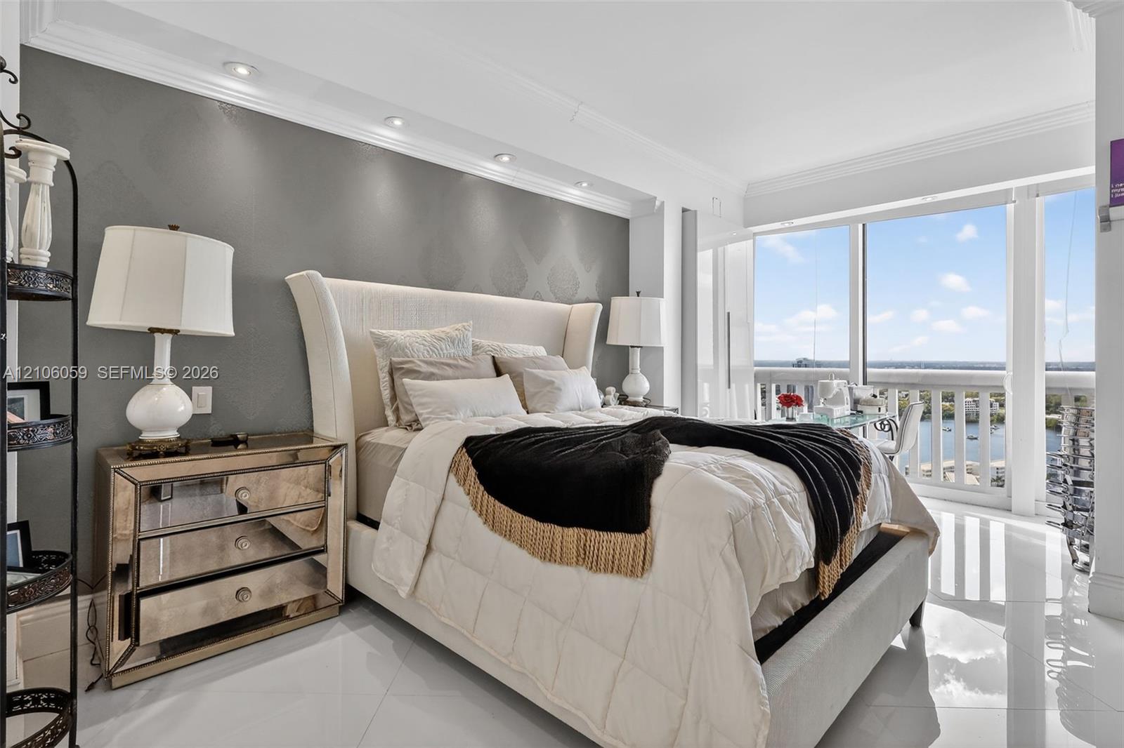 Ver detalles PH9 3 / 3 1880 sq. ft. $ 2026-10-13 0 foto