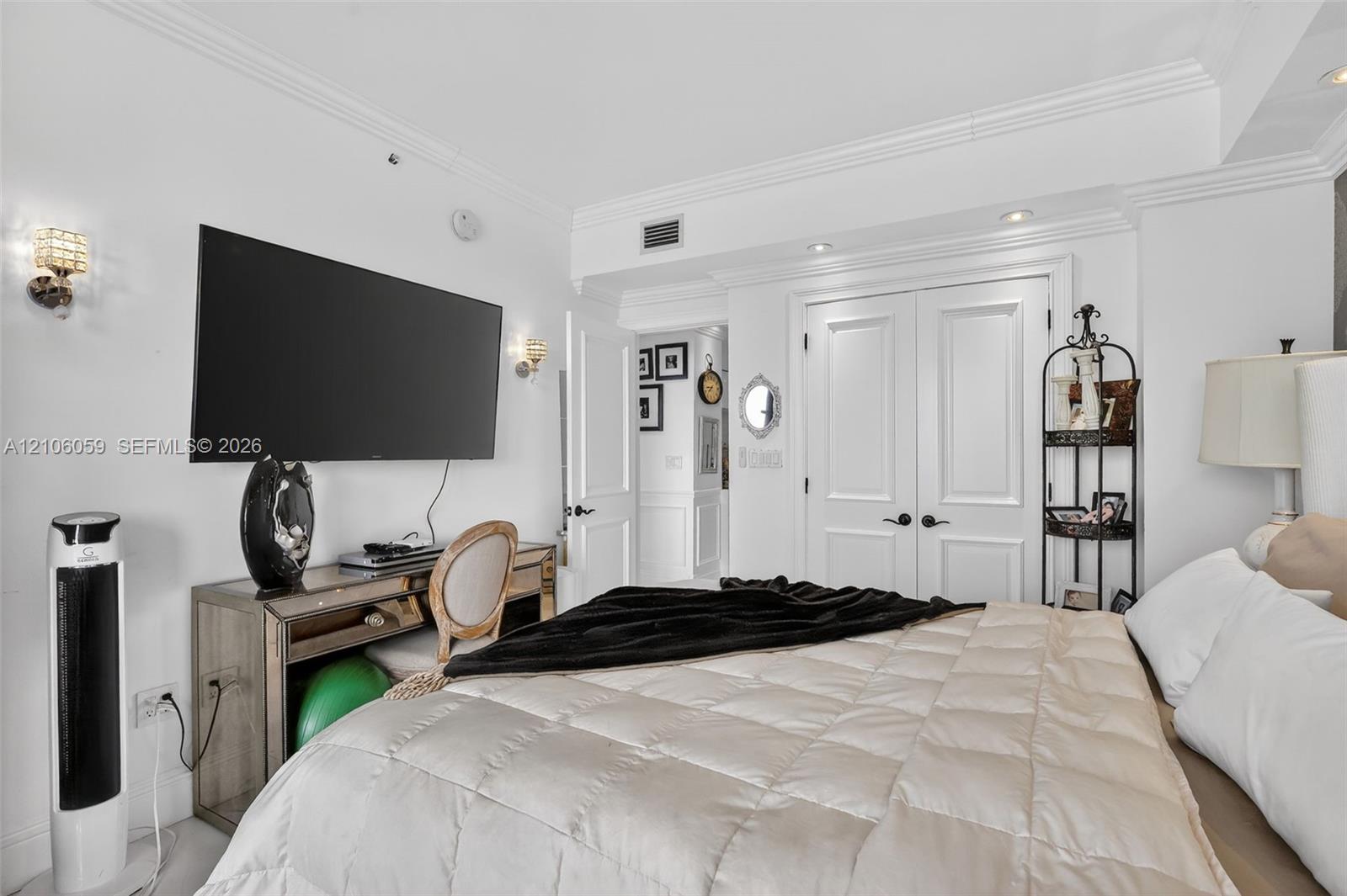 Ver detalles PH9 3 / 3 1880 sq. ft. $ 2026-10-13 0 foto