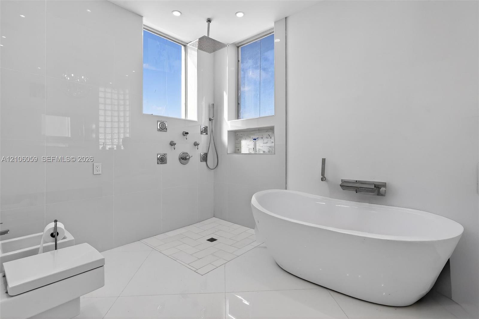 Ver detalles PH9 3 / 3 1880 sq. ft. $ 2026-10-13 0 foto