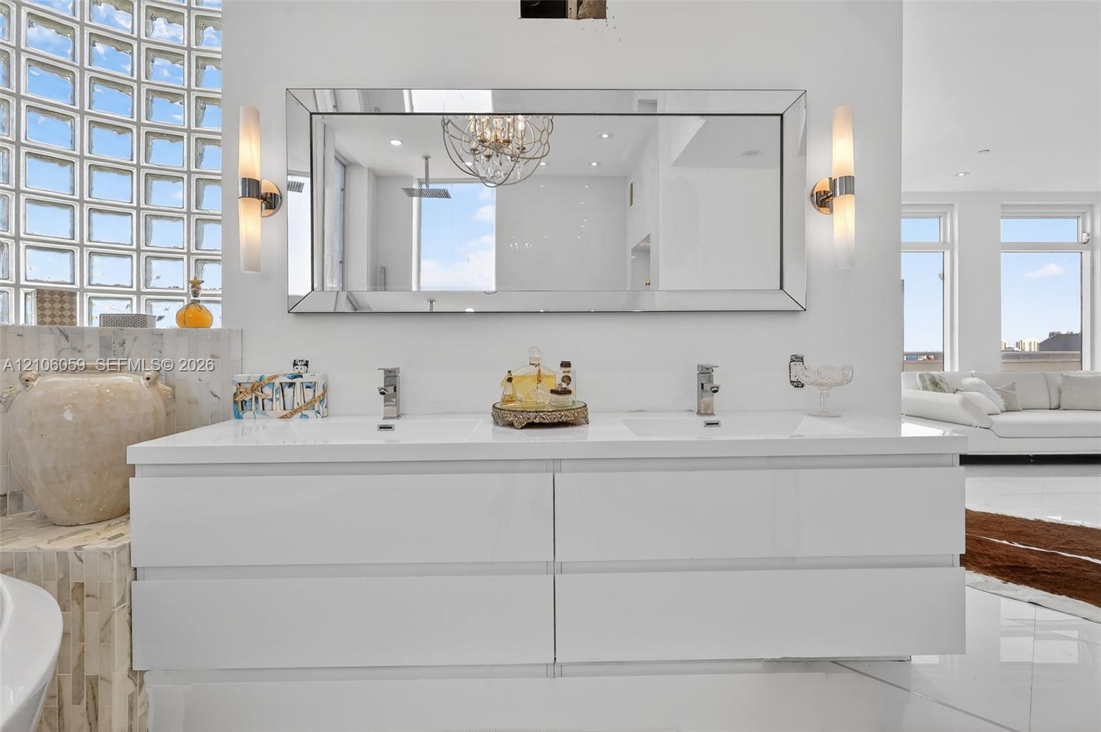 Ver detalles PH9 3 / 3 1880 sq. ft. $ 2026-10-13 0 foto