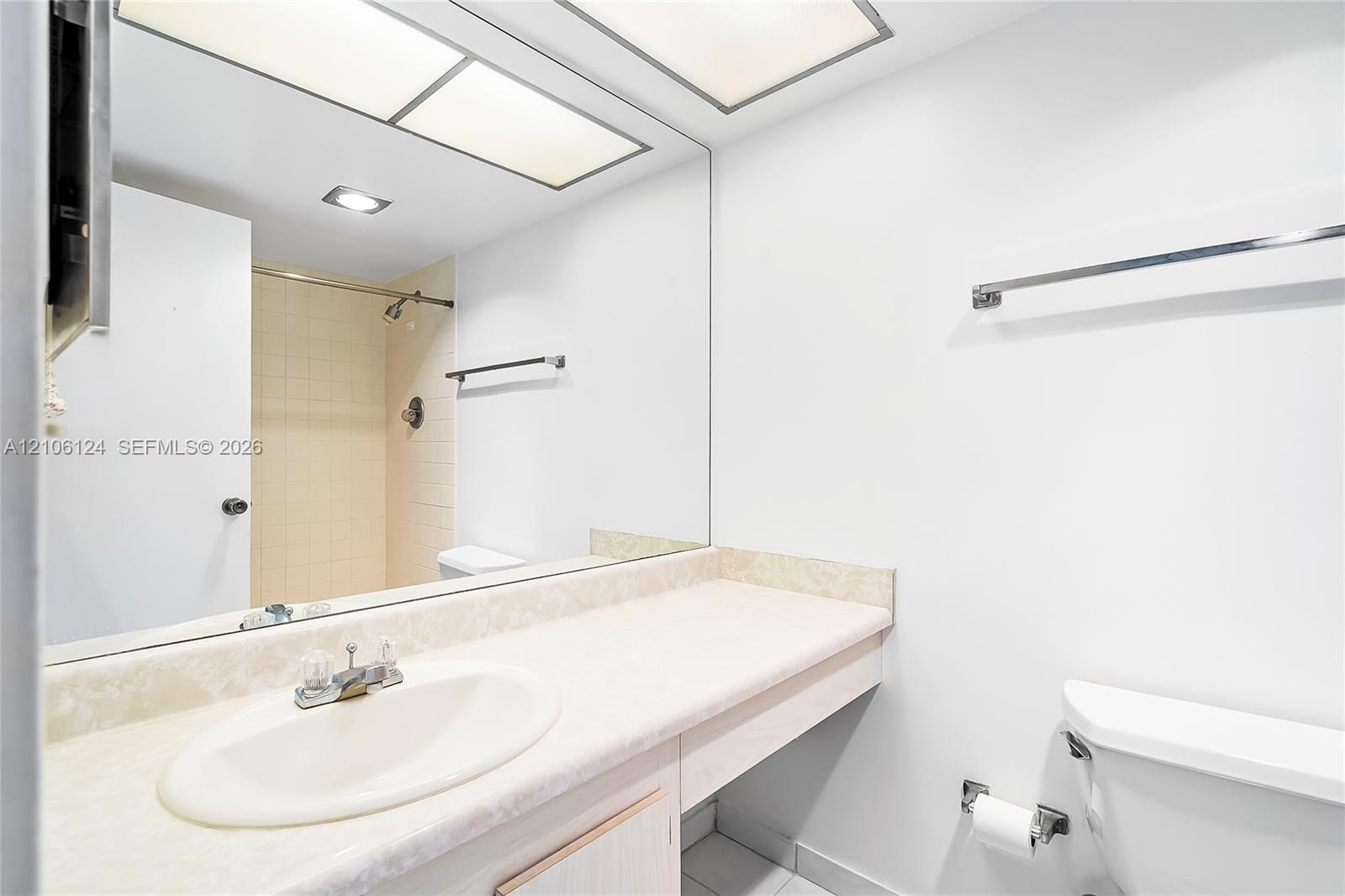 2208 2 / 2 1233 sq. ft. $ 2026-10-13 0 Photo