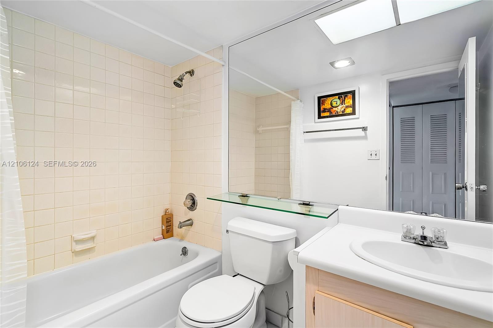 2208 2 / 2 1233 sq. ft. $ 2026-10-13 0 Photo