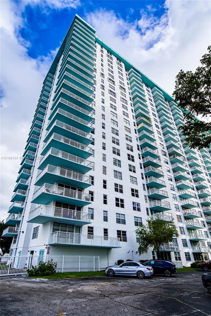 2208 2 / 2 1233 sq. ft. $ 2026-10-13 0 Photo