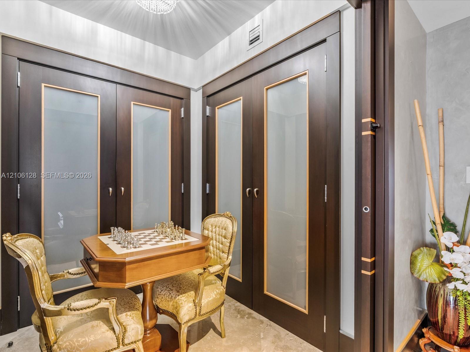 5101 3 / 4 3016 sq. ft. $ 2026-10-13 0 Photo