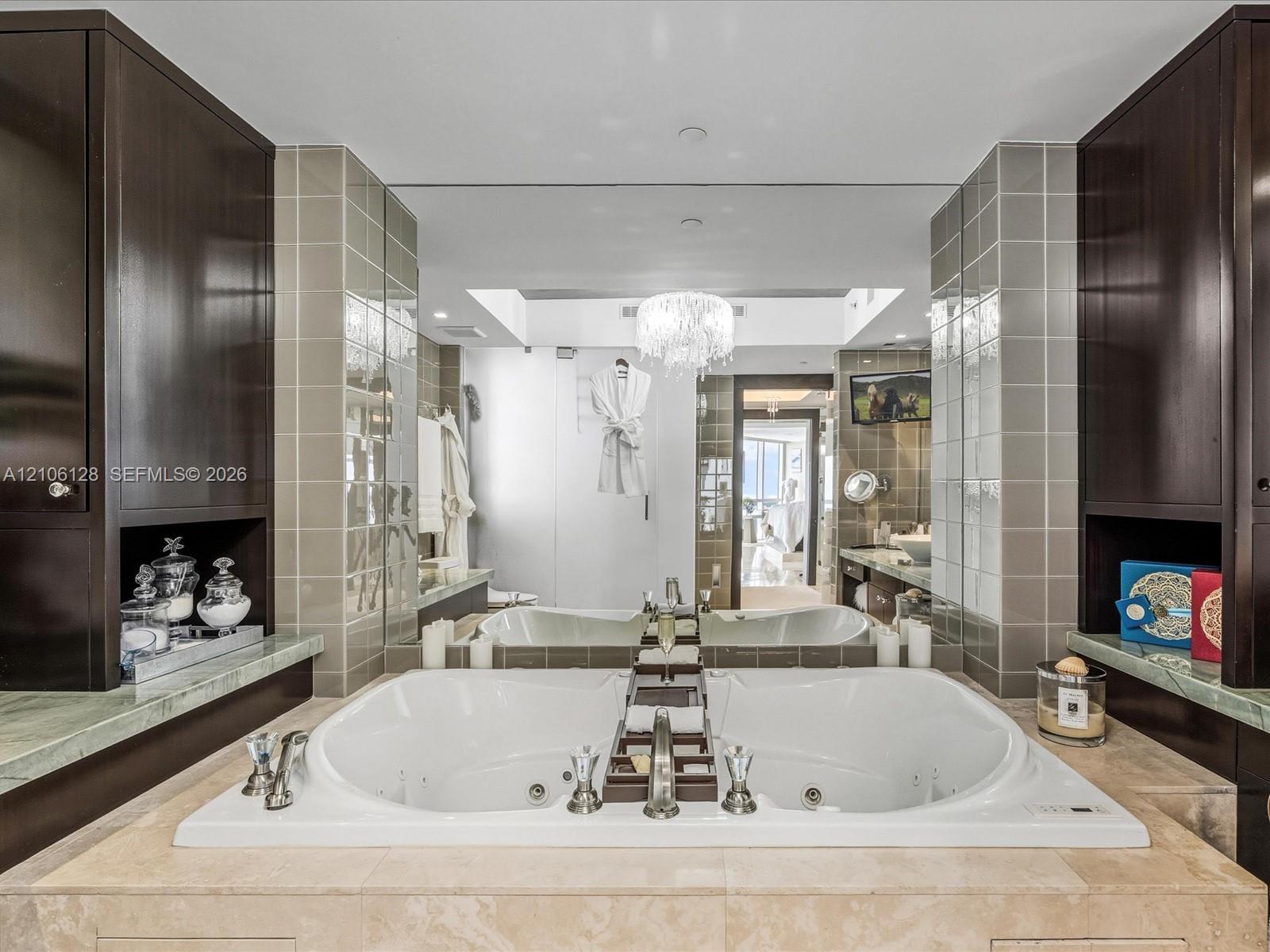 5101 3 / 4 3016 sq. ft. $ 2026-10-13 0 Photo