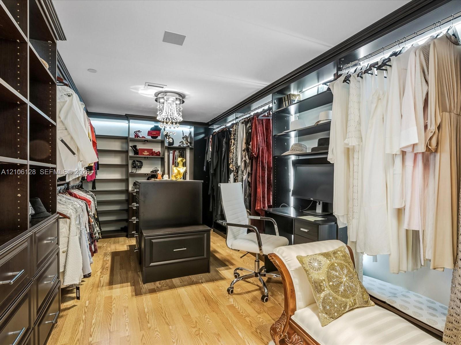 5101 3 / 4 3016 sq. ft. $ 2026-10-13 0 Photo