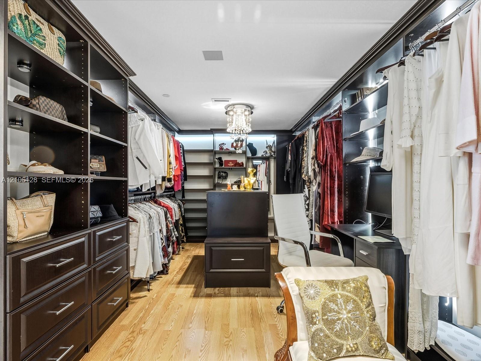 5101 3 / 4 3016 sq. ft. $ 2026-10-13 0 Photo
