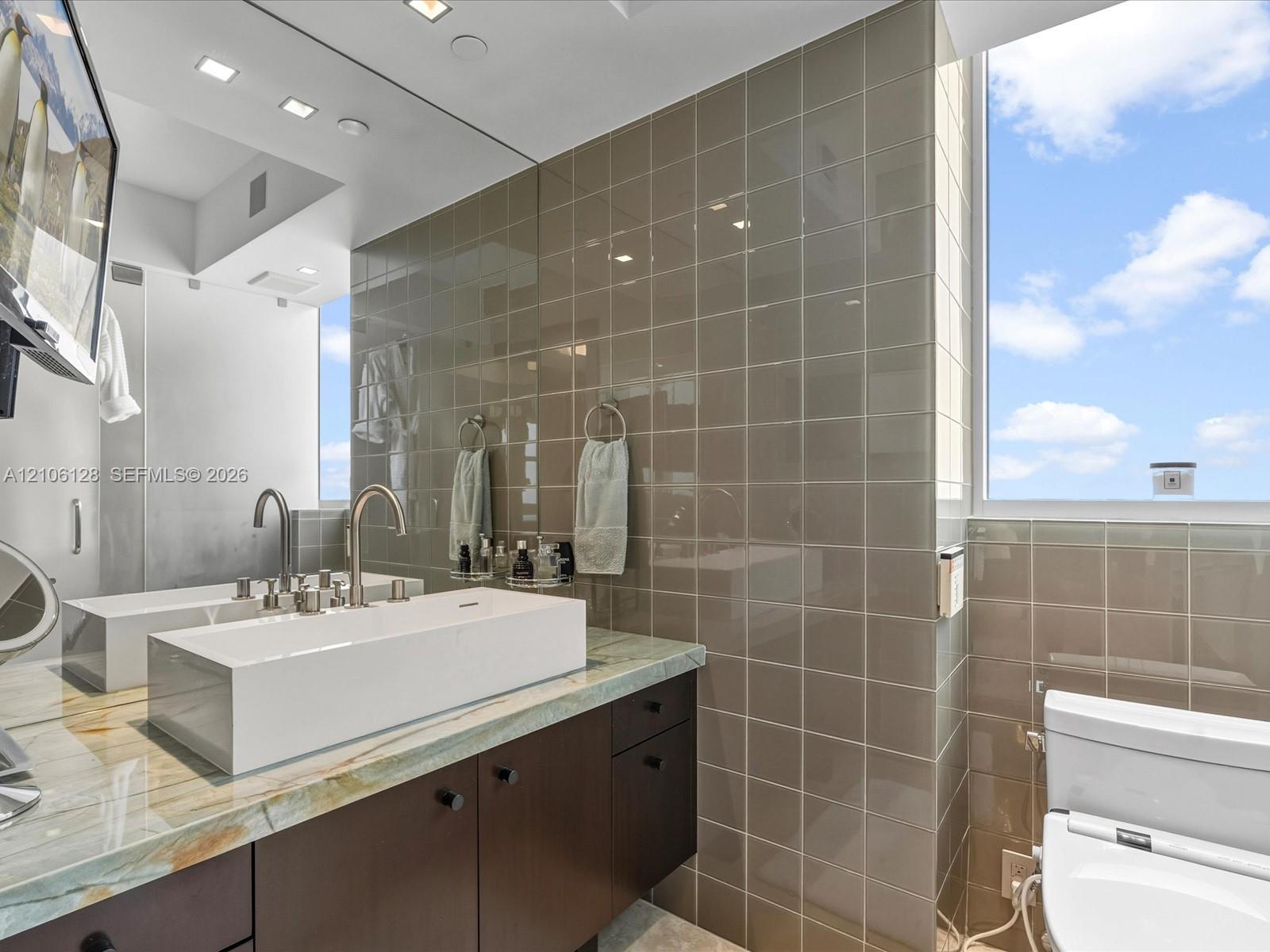 5101 3 / 4 3016 sq. ft. $ 2026-10-13 0 Photo