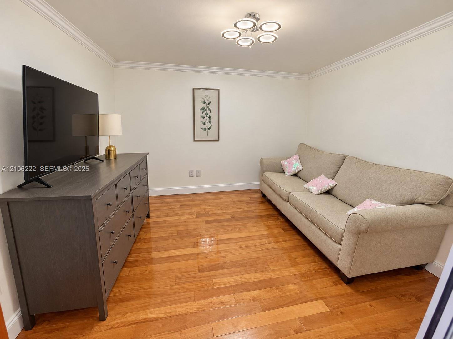 2608 3 / 3 1571 sq. ft. $ 2026-10-13 0 foto