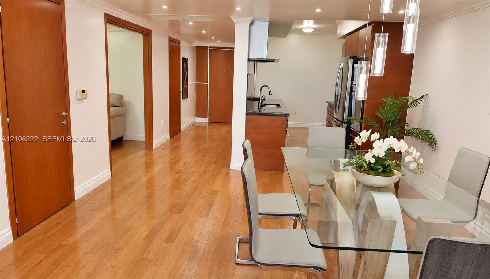 2608 3 / 3 1571 sq. ft. $ 2026-10-13 0 foto