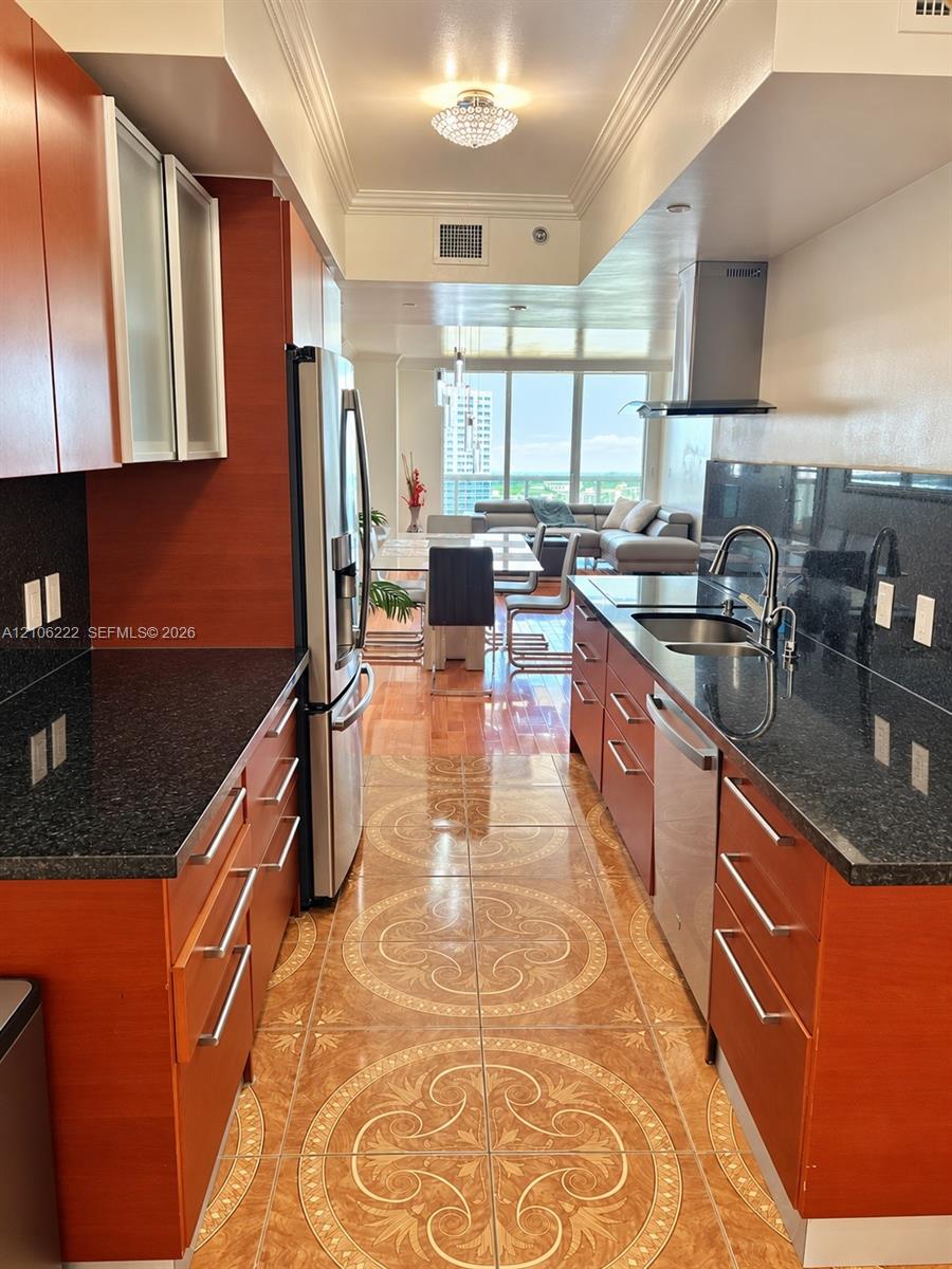 2608 3 / 3 1571 sq. ft. $ 2026-10-13 0 foto