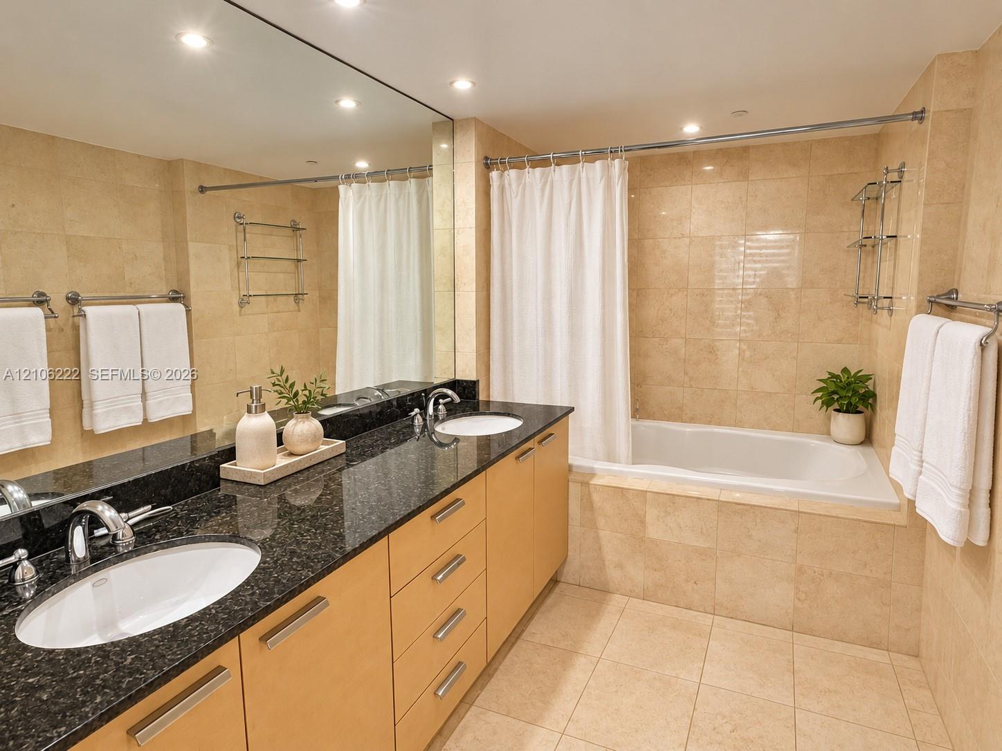 2608 3 / 3 1571 sq. ft. $ 2026-10-13 0 foto