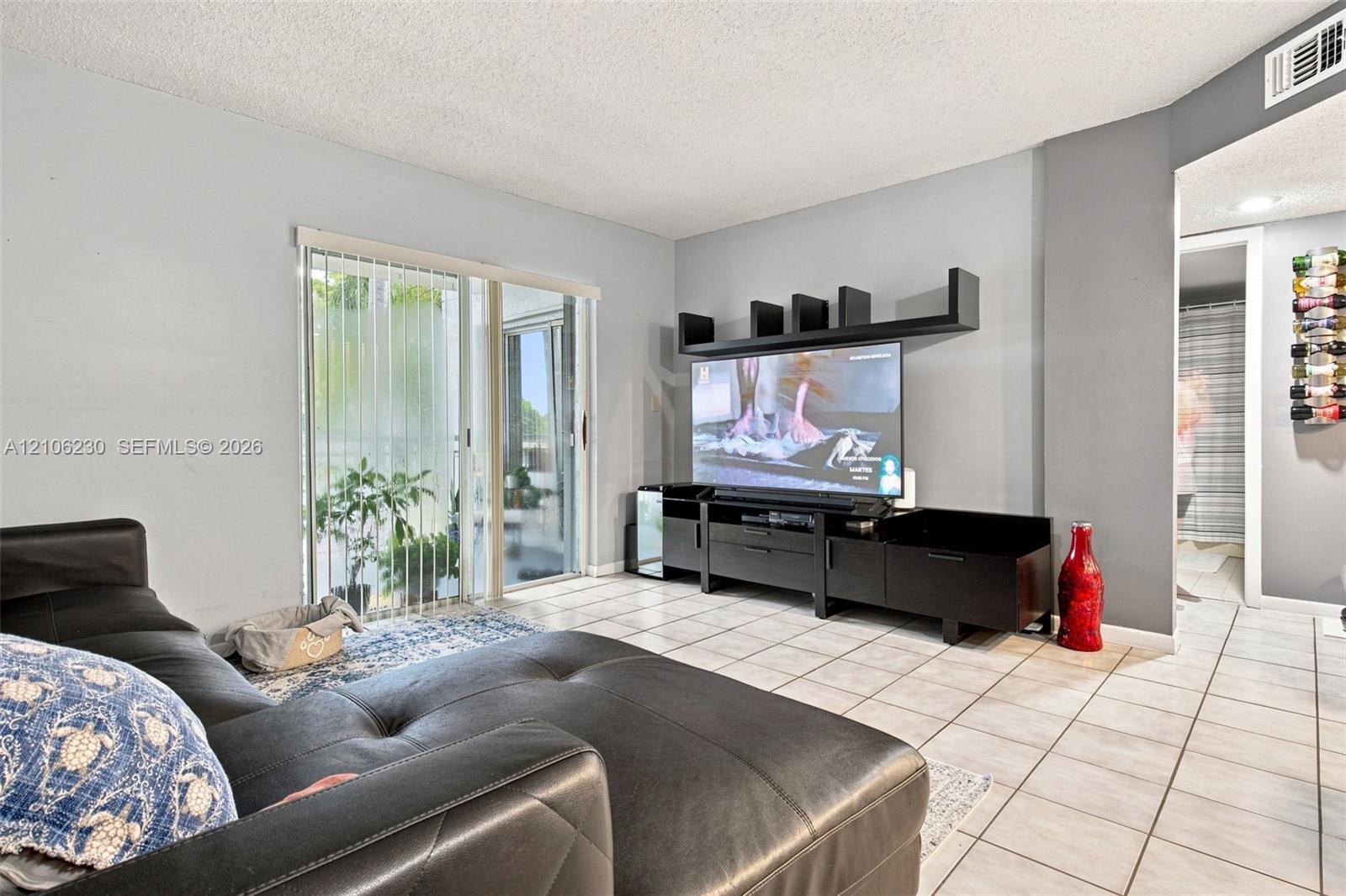 207 1 / 1 813 sq. ft. $ 2026-10-13 0 foto