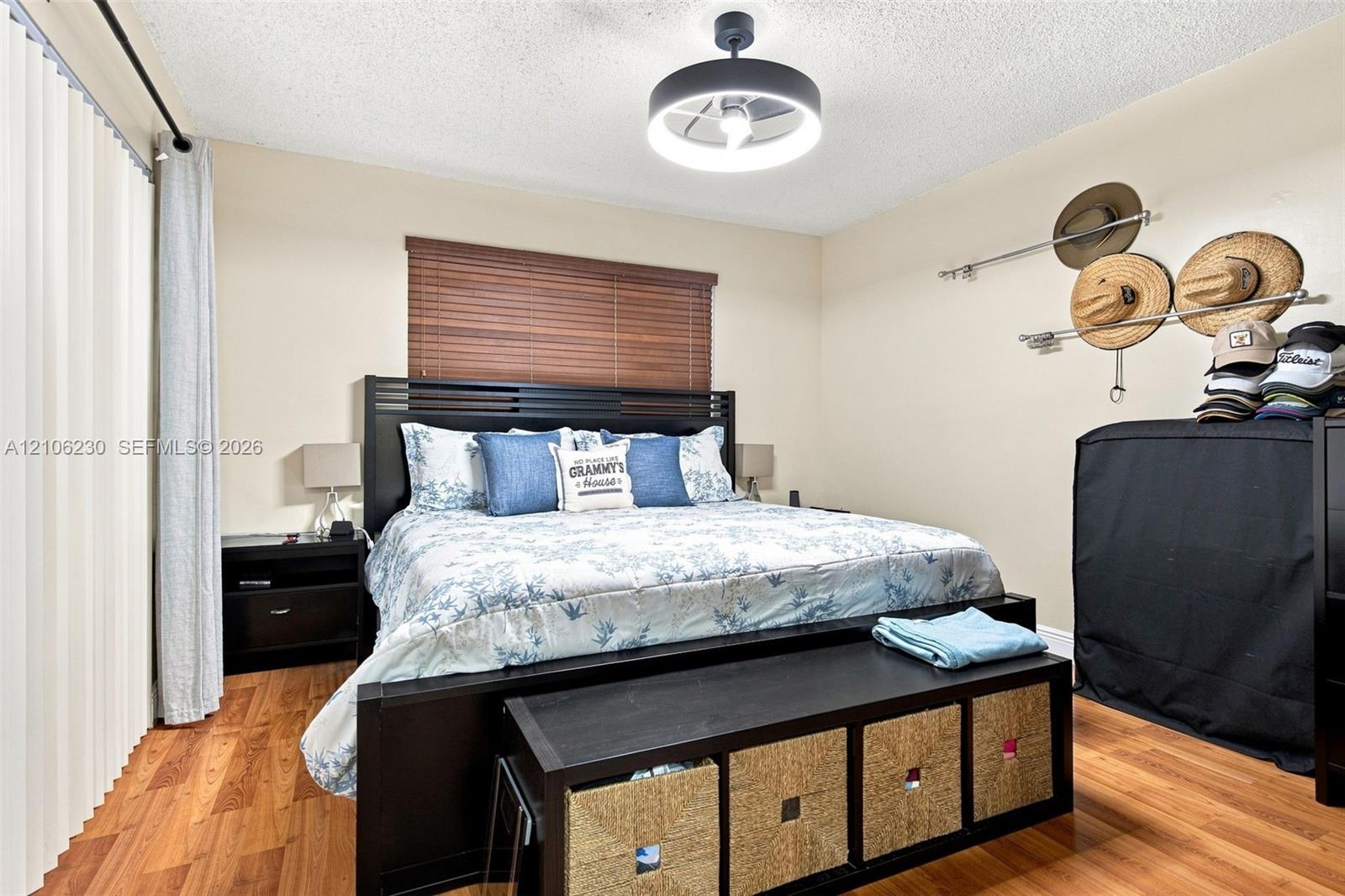 207 1 / 1 813 sq. ft. $ 2026-10-13 0 foto